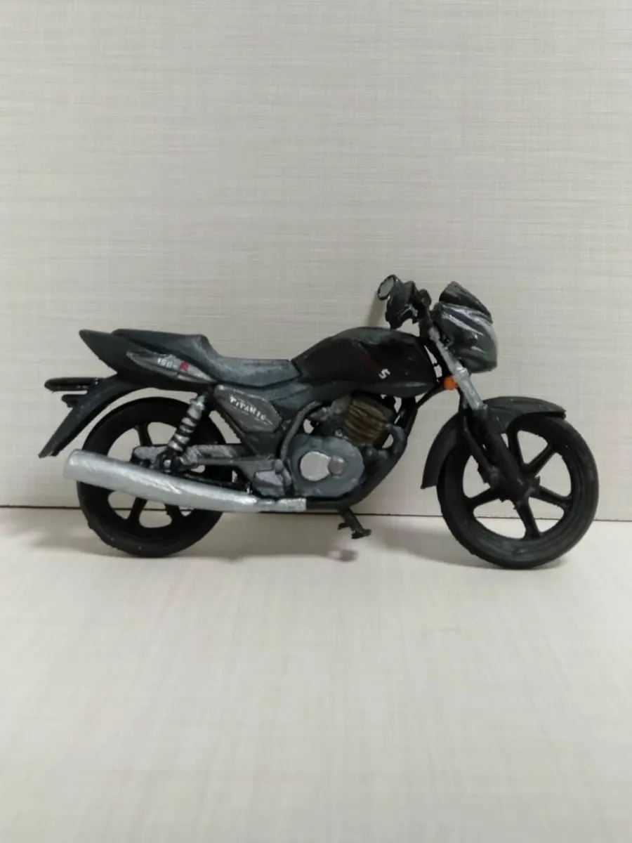 El boyaması detaylı 3D baskı motosiklet maketi
